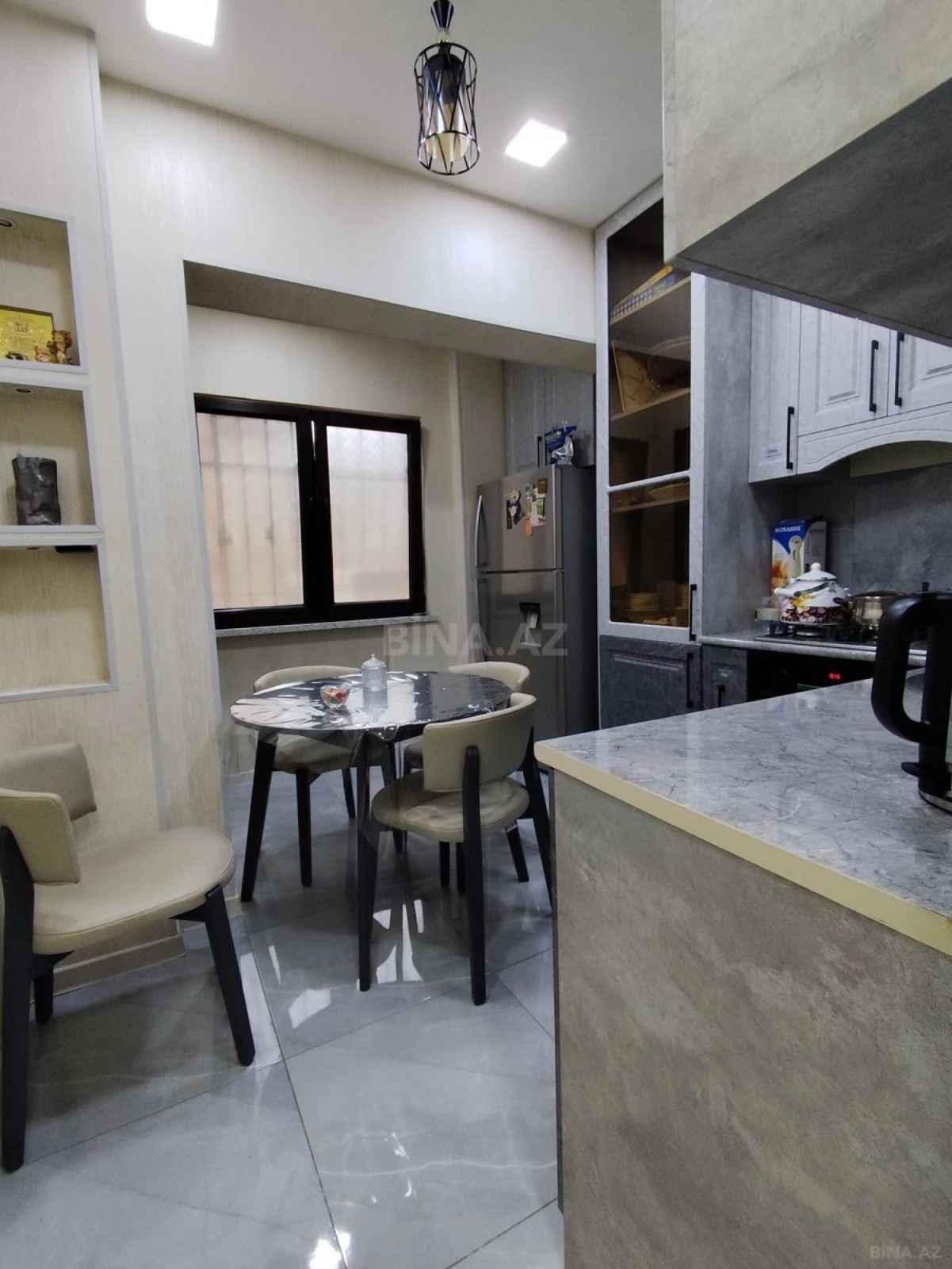 Satılır 4 otaqlı mənzil 100 m²