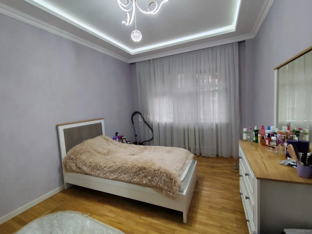 Satılır 4 otaqlı mənzil 100 m²