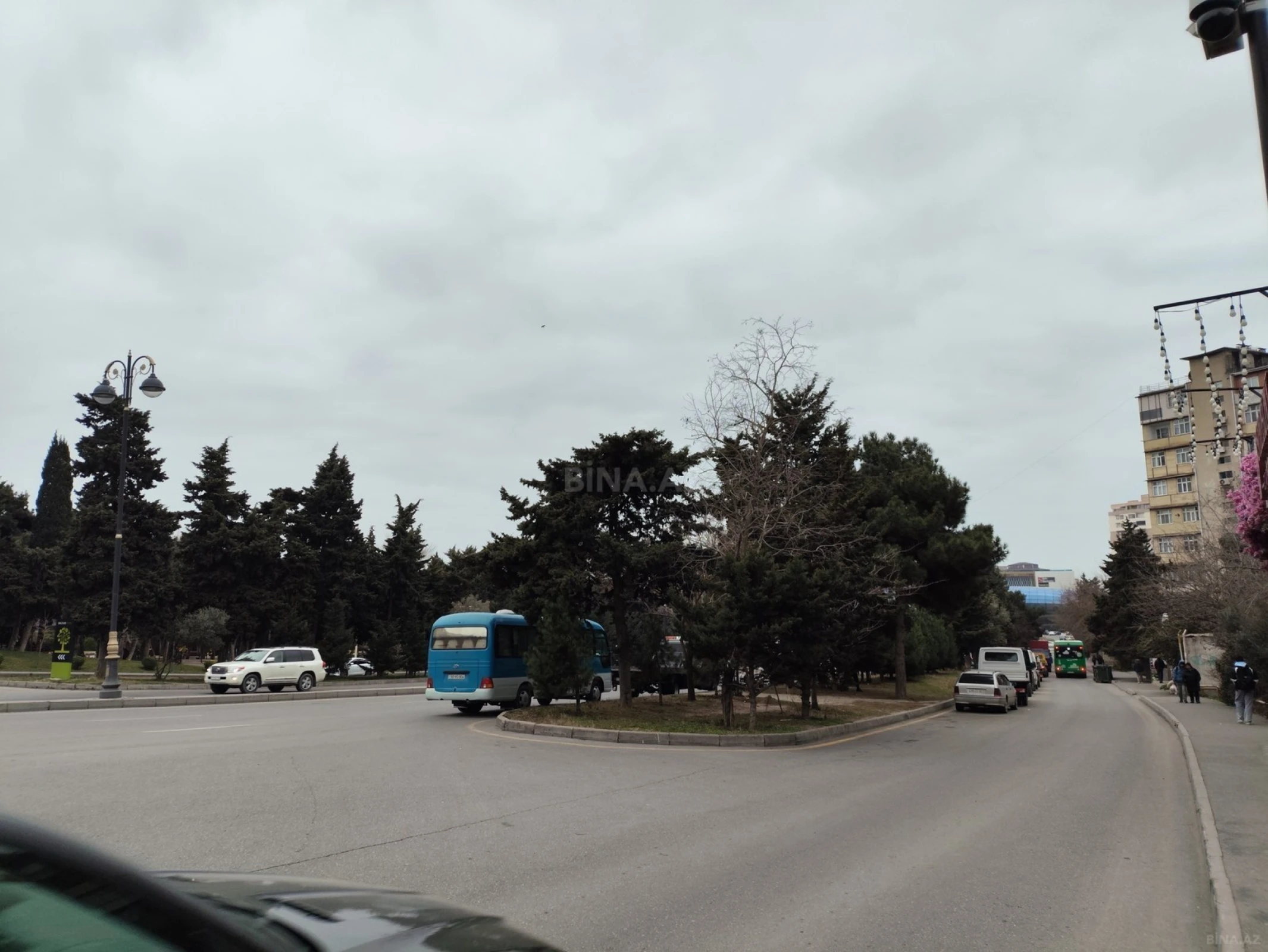 Satılır 4 otaqlı mənzil 100 m²