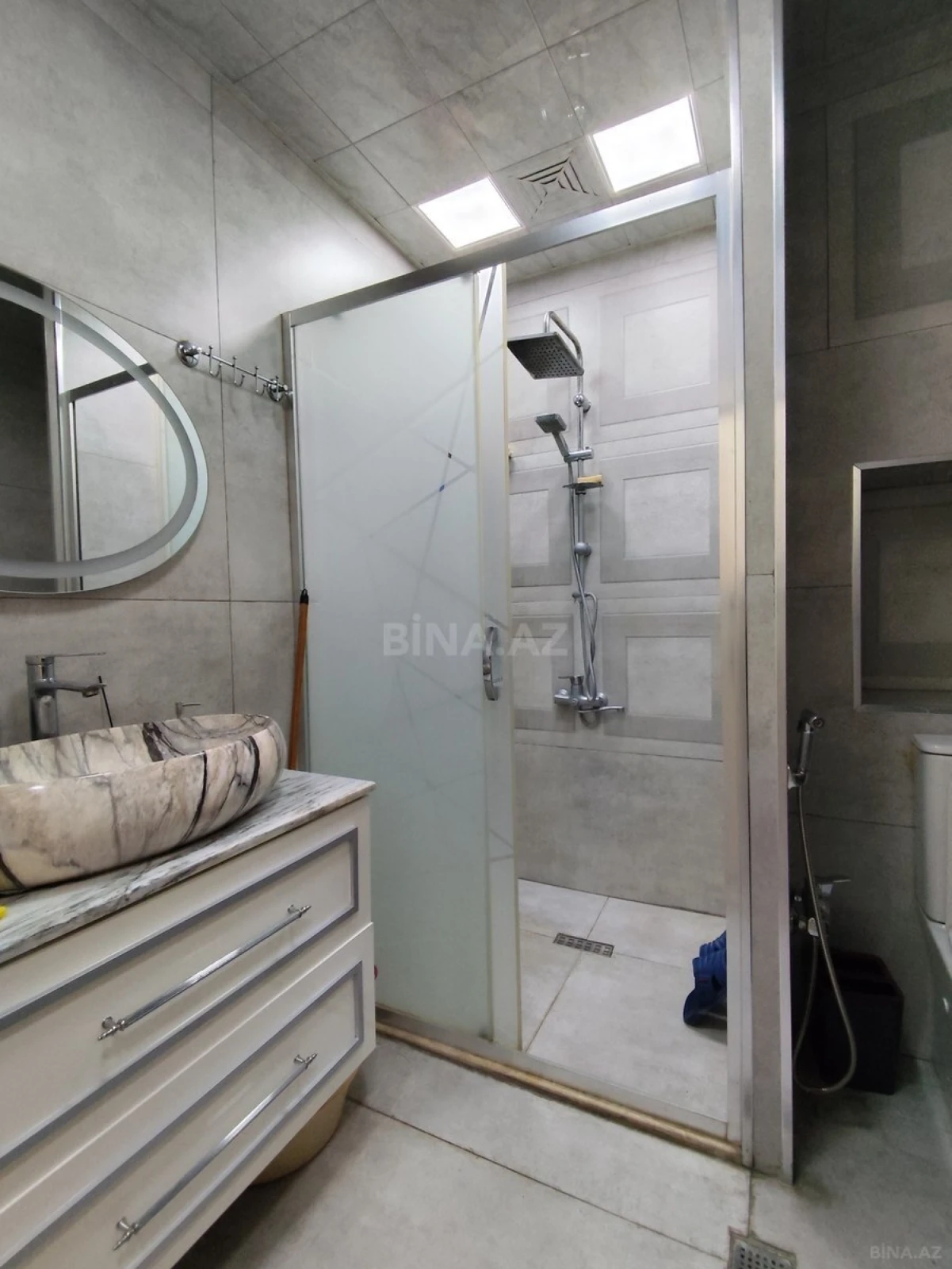 Satılır 4 otaqlı mənzil 100 m²