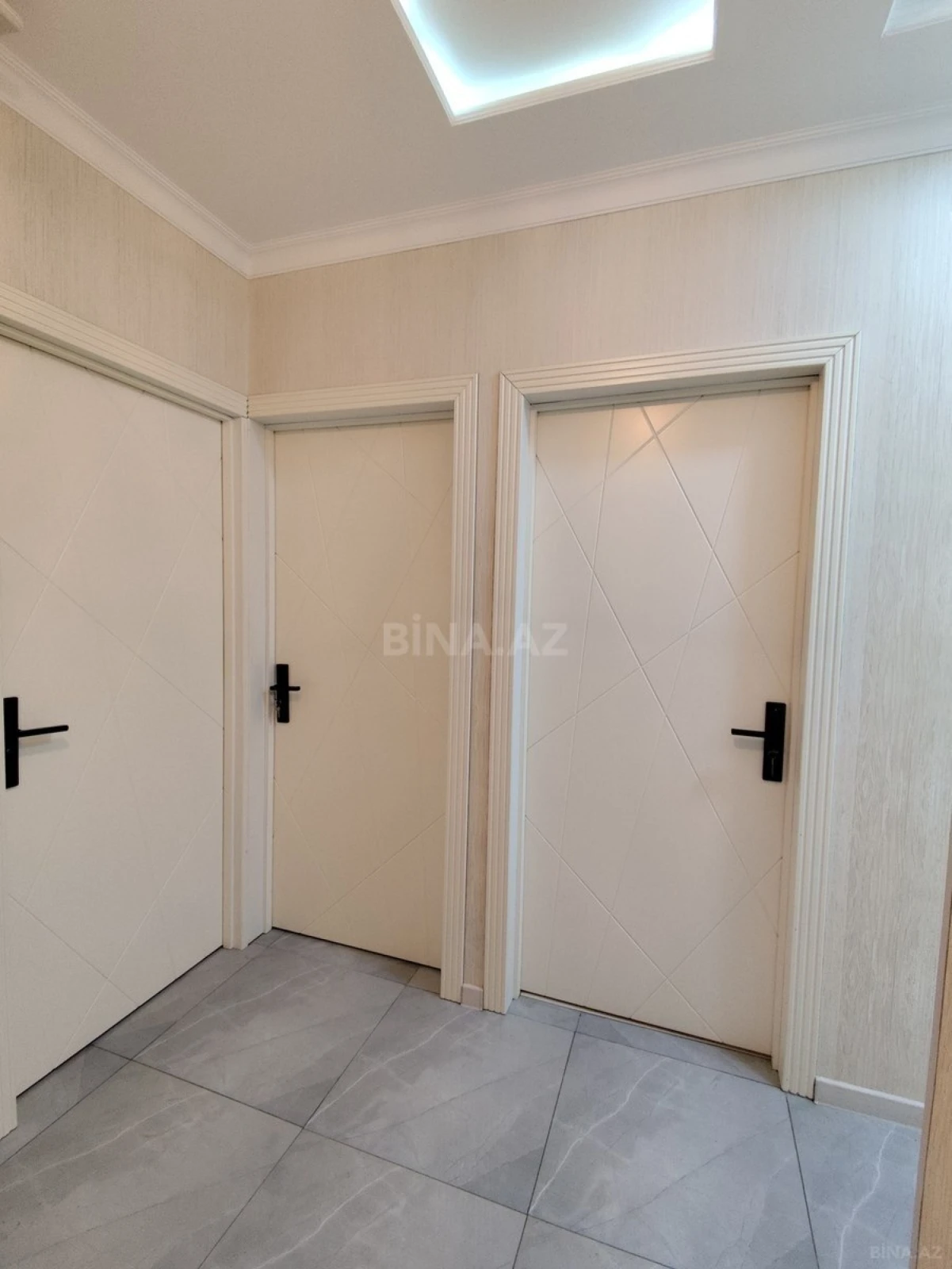 Satılır 4 otaqlı mənzil 100 m²