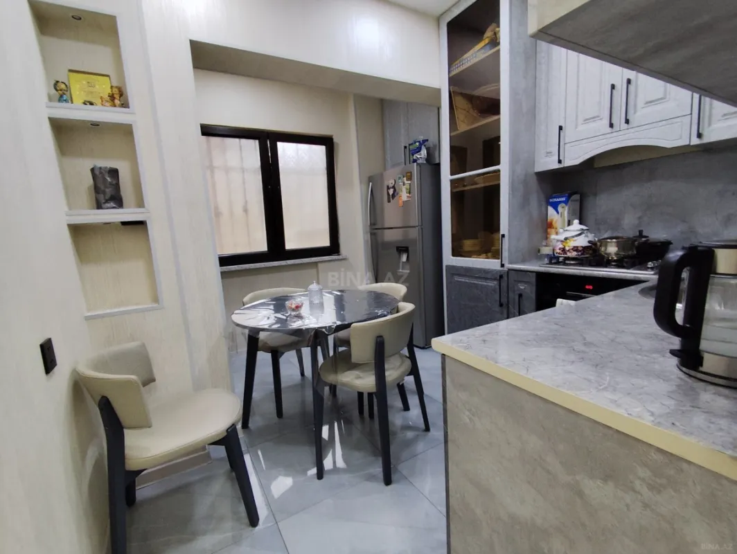 Satılır 4 otaqlı mənzil 100 m²