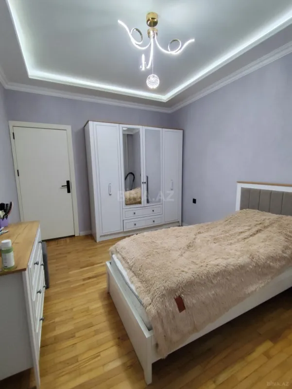 Satılır 4 otaqlı mənzil 100 m²