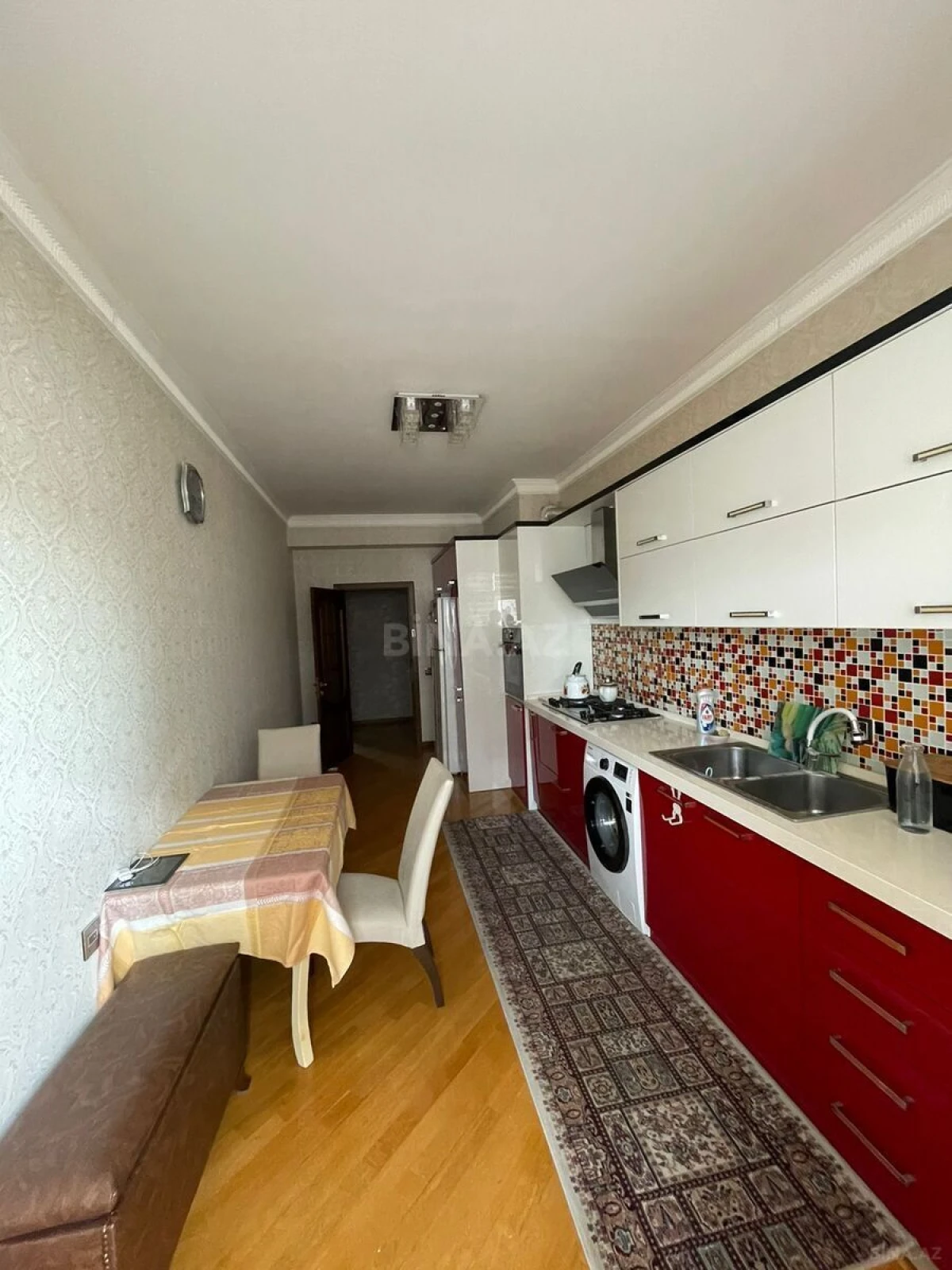 Satılır 4 otaqlı mənzil 180 m²