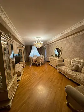 Satılır 4 otaqlı mənzil 180 m² — Bakı, Memar Əcəmi yanı 4 otaq 180.00 m²