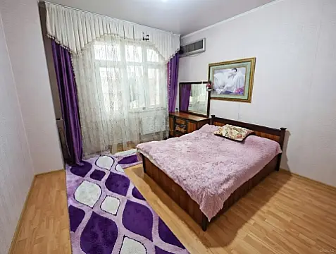 Satılır 3 otaqlı mənzil 150 m²