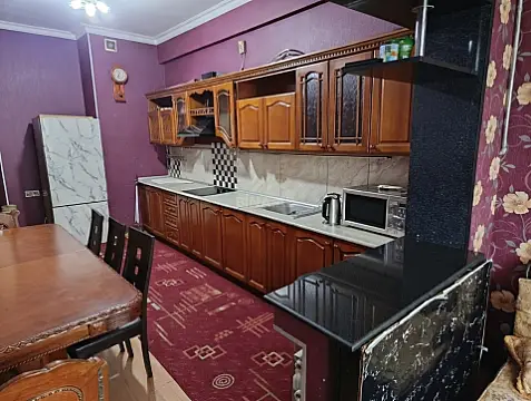 Satılır 3 otaqlı mənzil 150 m²