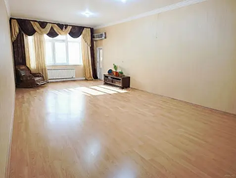 Satılır 3 otaqlı mənzil 150 m²