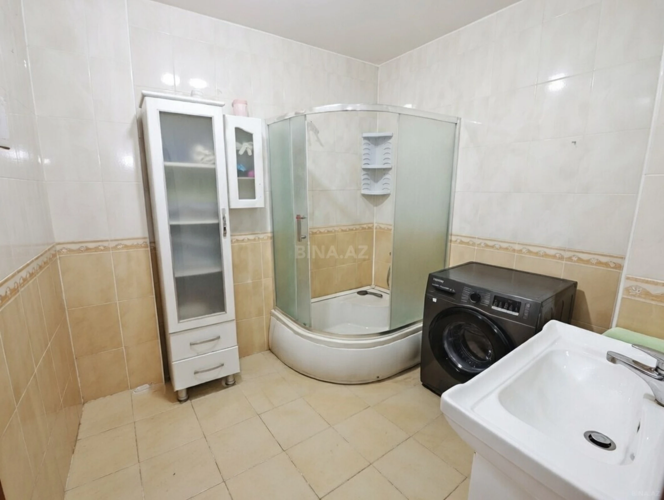 Satılır 3 otaqlı mənzil 150 m²