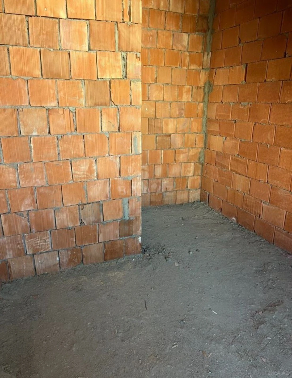 Satılır 2 otaqlı mənzil 68 m²