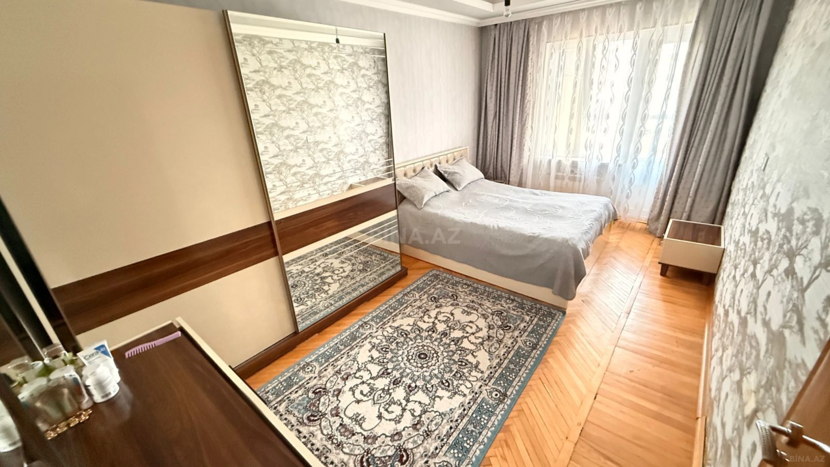 Satılır 4 otaqlı mənzil 90 m²