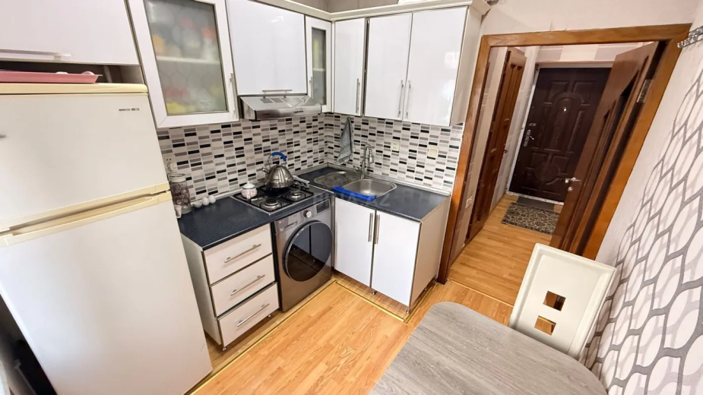 Satılır 4 otaqlı mənzil 90 m²