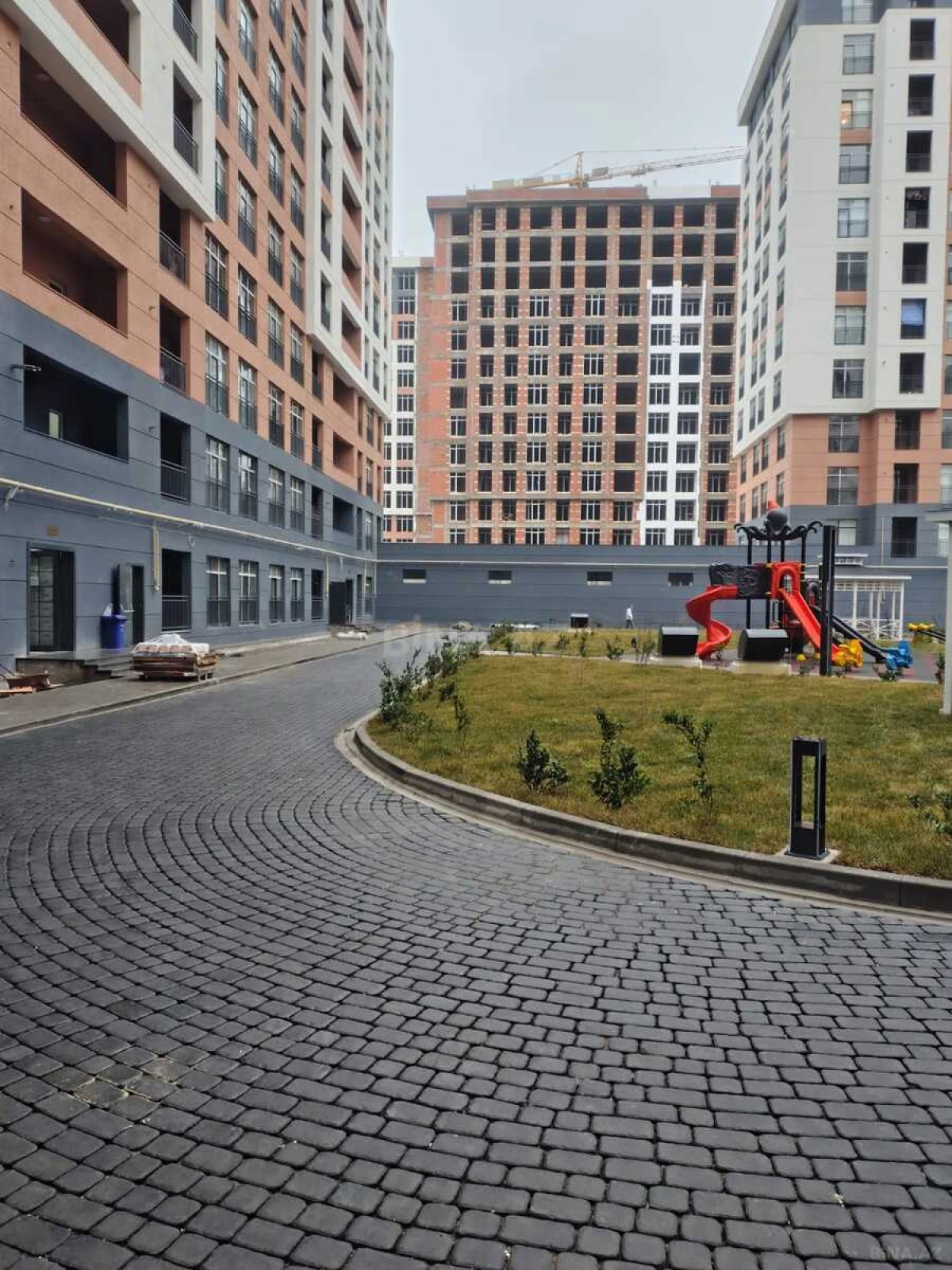 Satılır 2 otaqlı mənzil 65 m²