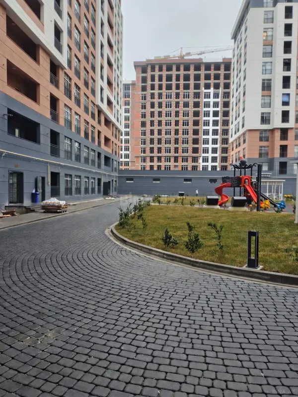 Satılır 2 otaqlı mənzil 65 m²