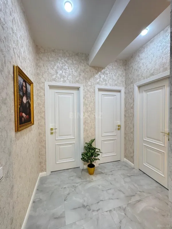 Satılır 3 otaqlı mənzil 82 m²