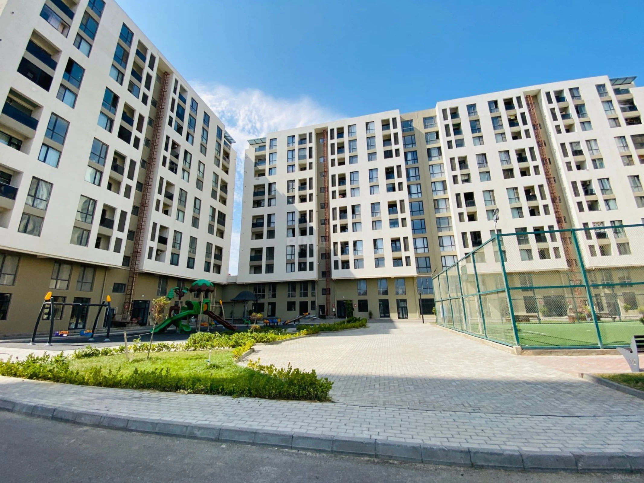 Satılır 3 otaqlı mənzil 82 m²