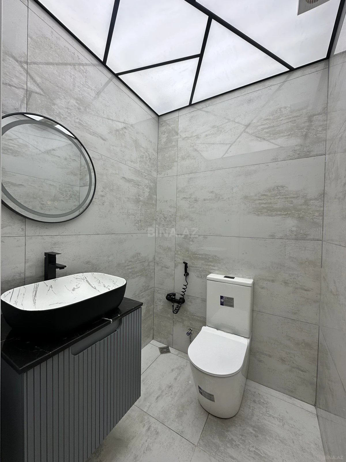 Satılır 3 otaqlı mənzil 108 m²