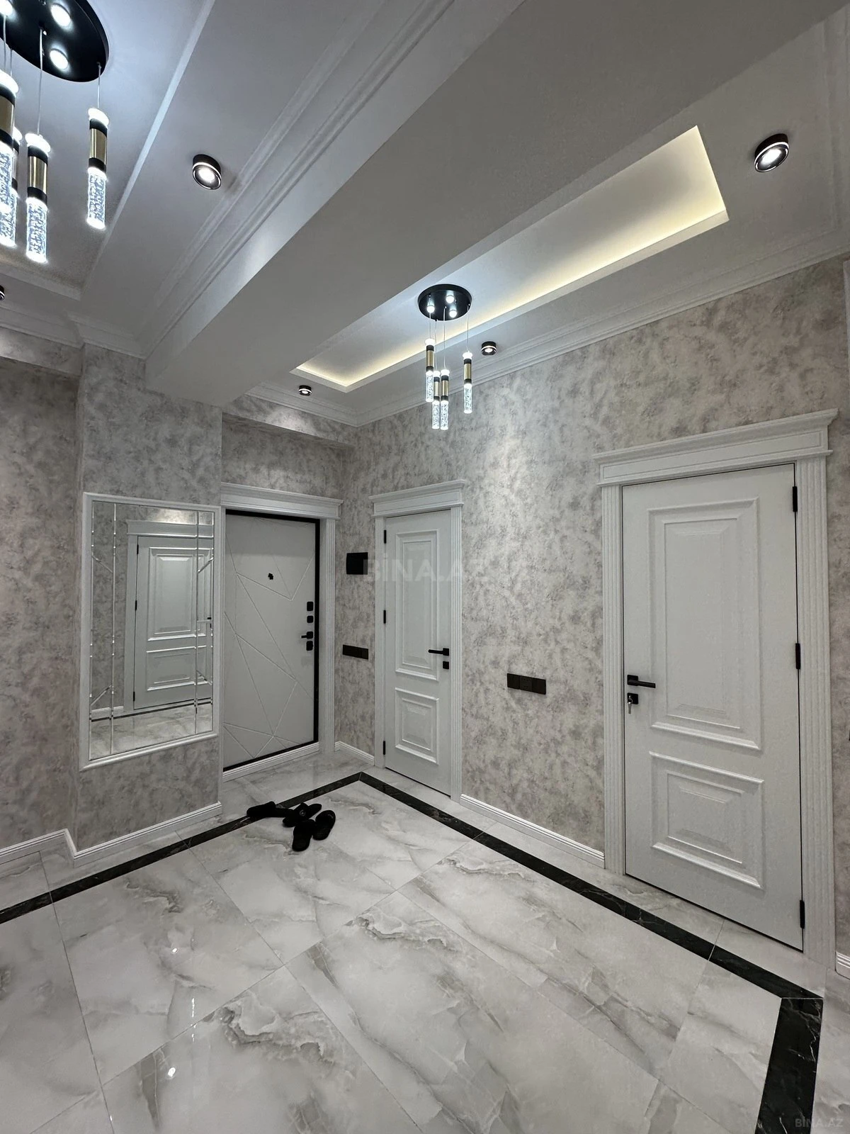 Satılır 3 otaqlı mənzil 108 m²