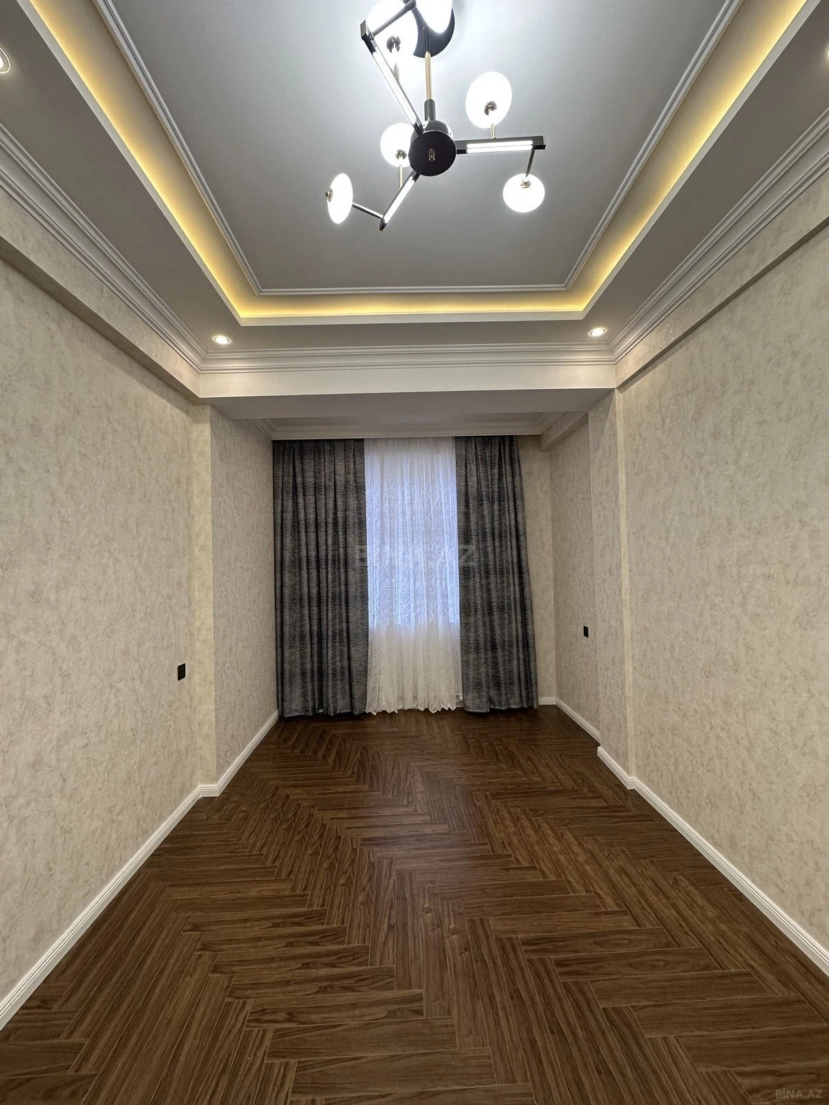 Satılır 3 otaqlı mənzil 108 m²