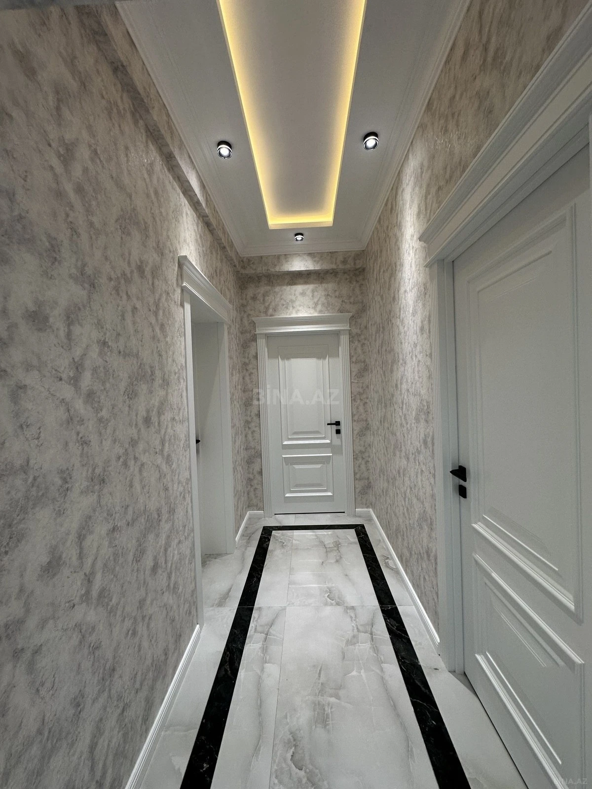 Satılır 3 otaqlı mənzil 108 m²