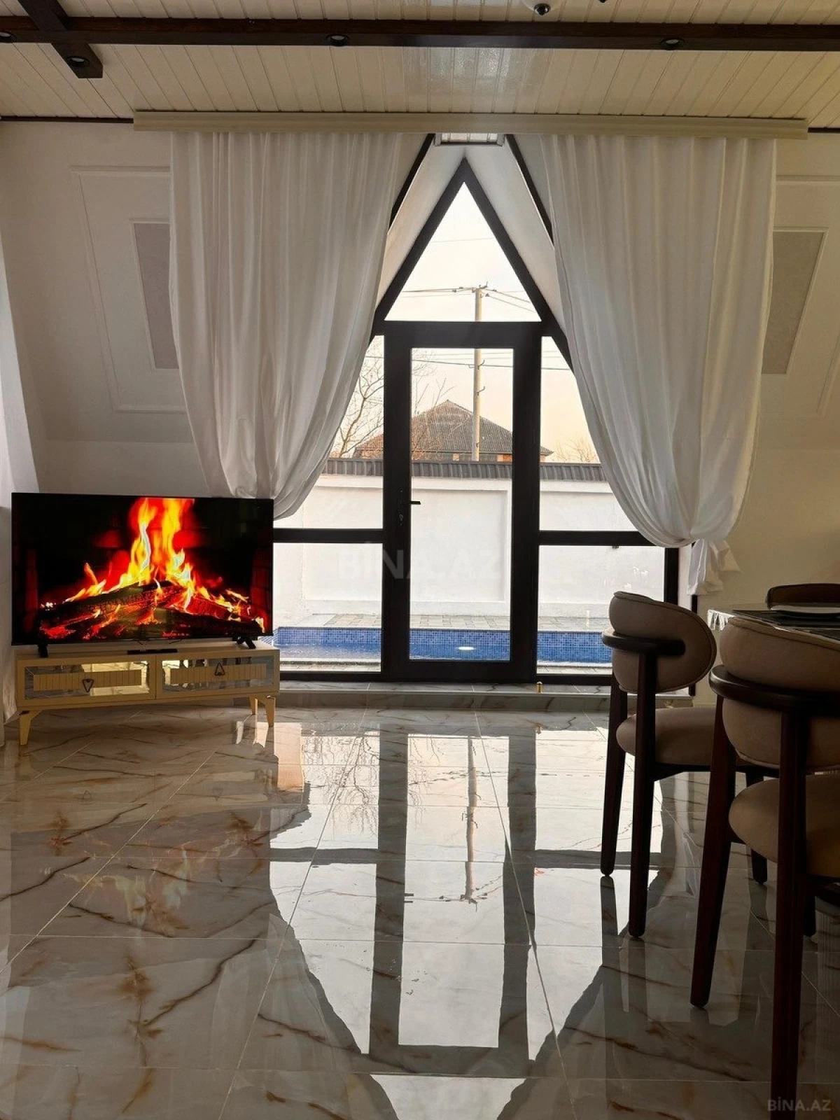 Kirayə verilir 4 otaqlı mənzil 110 m²