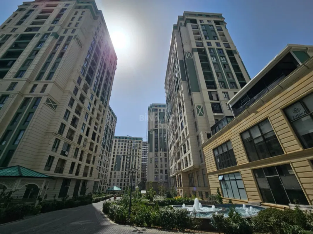 Satılır 3 otaqlı mənzil 140 m²