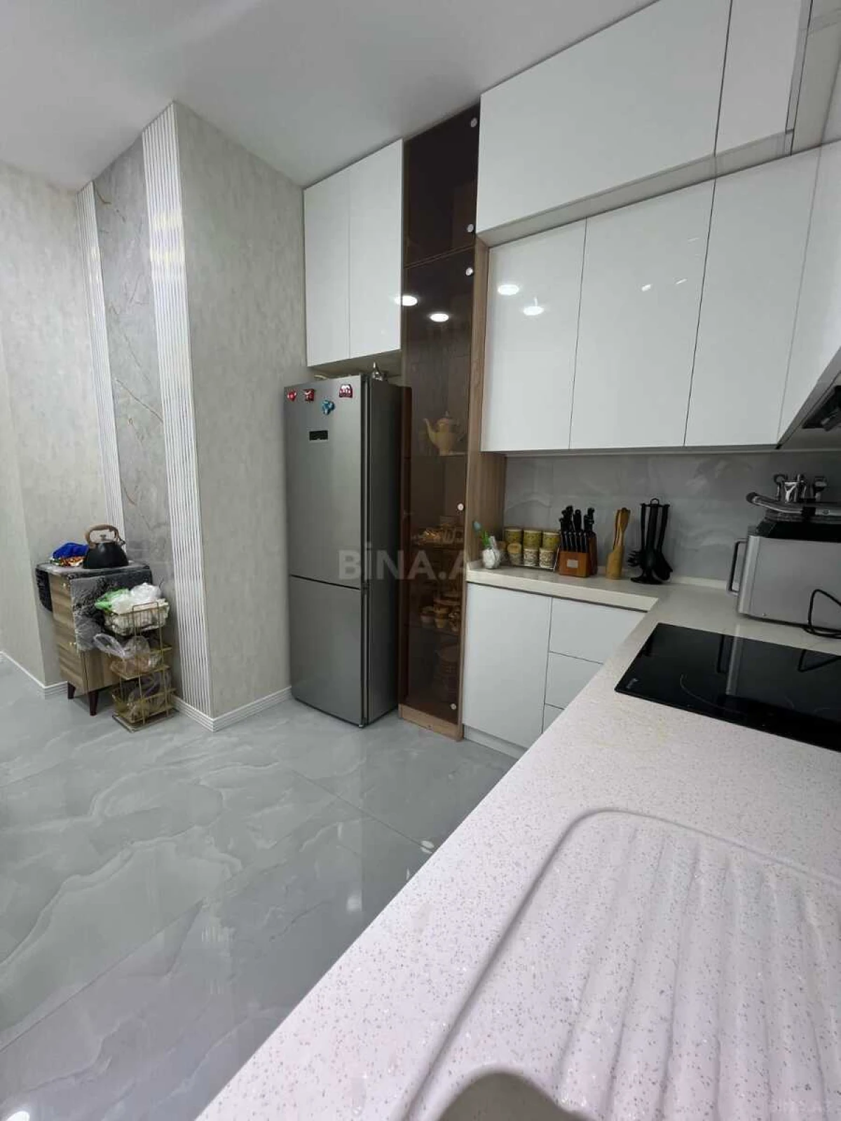 Satılır 3 otaqlı mənzil 87 m²