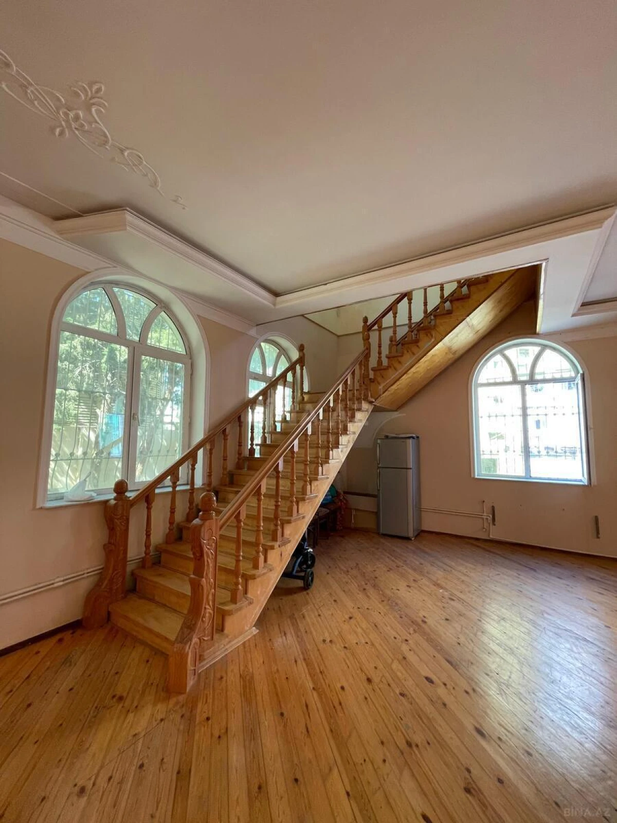 Satılır 6 otaqlı həyət evi 750 m²