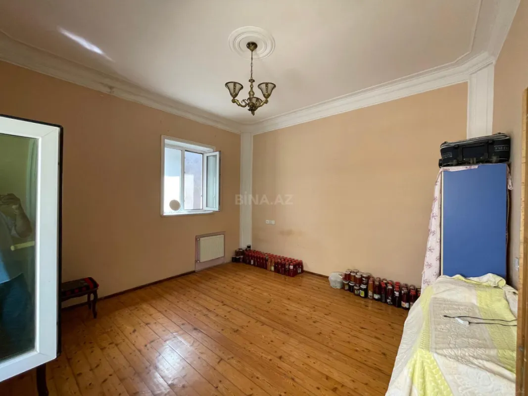 Satılır 6 otaqlı həyət evi 750 m²