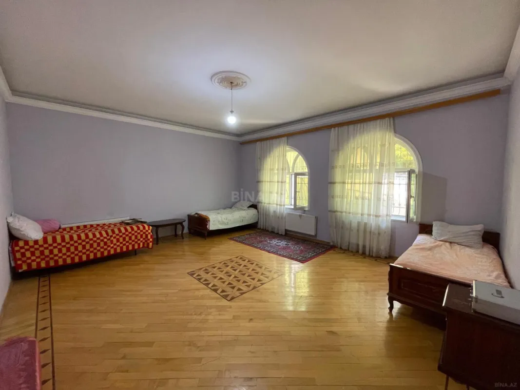 Satılır 6 otaqlı həyət evi 750 m²