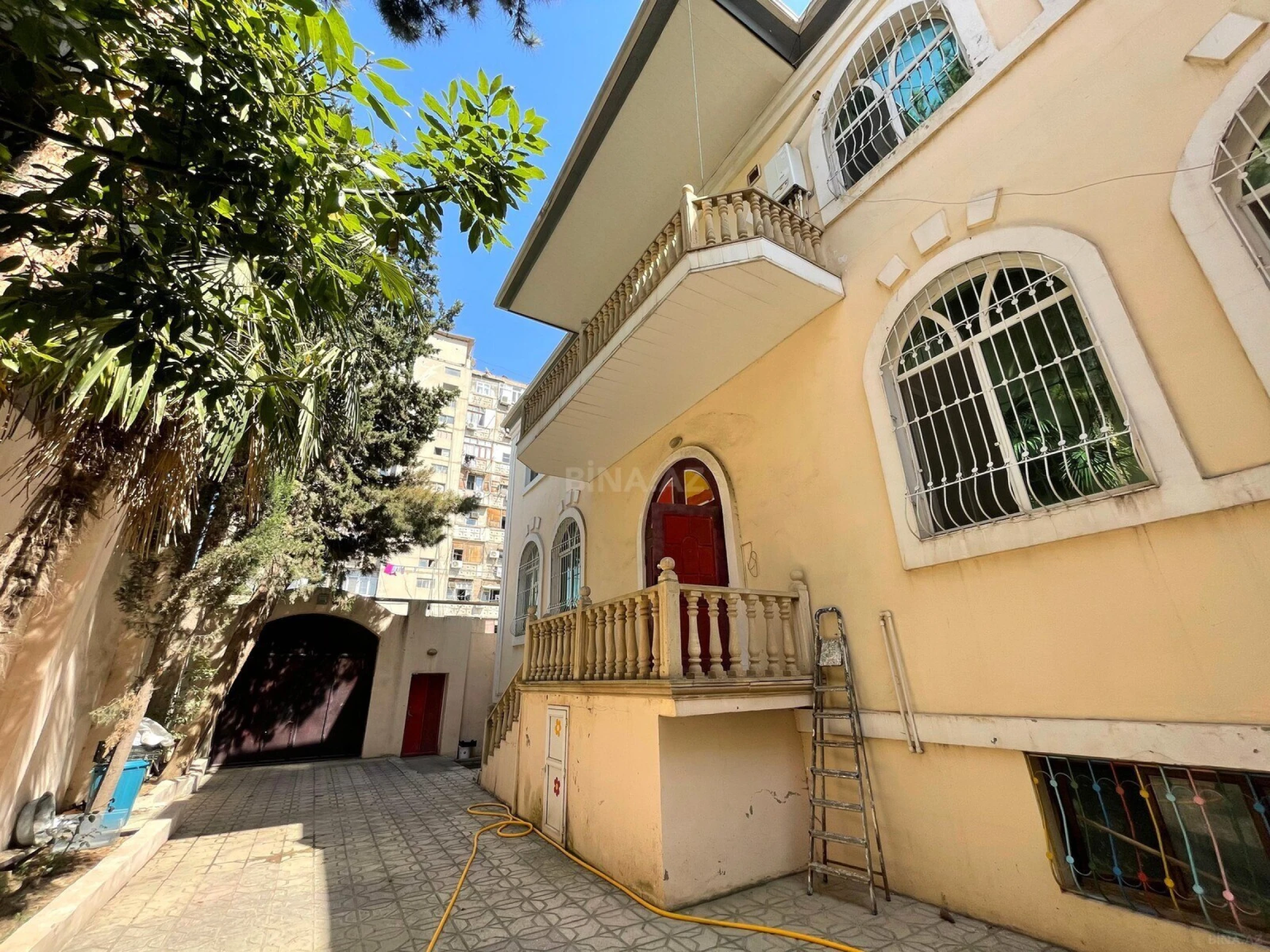 Satılır 6 otaqlı həyət evi 750 m²