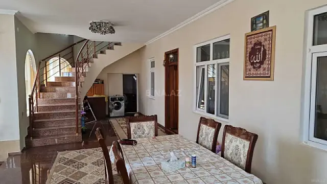 Satılır 4 otaqlı həyət evi 230 m²