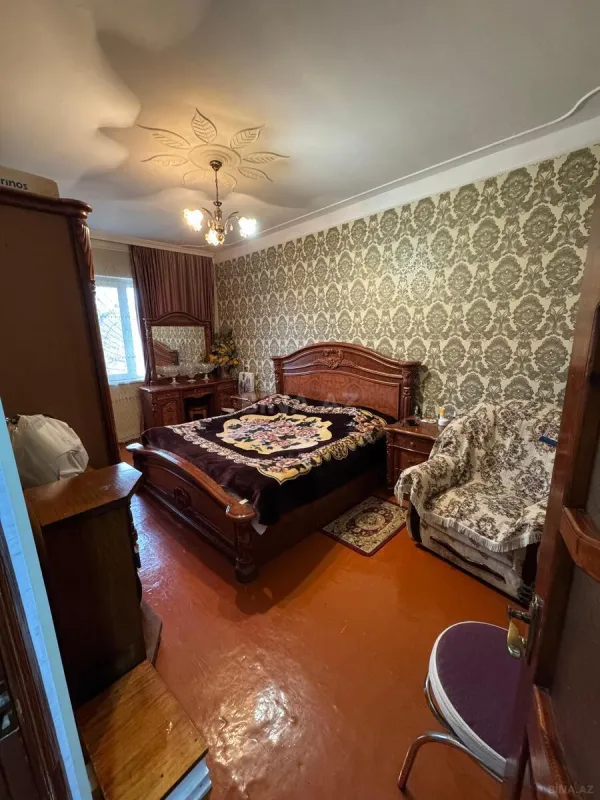 Satılır 4 otaqlı mənzil 110 m²