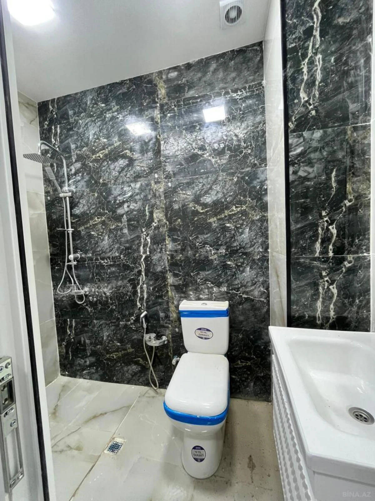 Satılır 2 otaqlı mənzil 58 m²