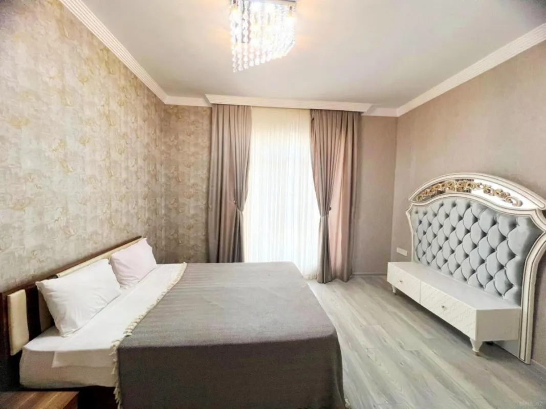 Satılır 5 otaqlı həyət evi 220 m²