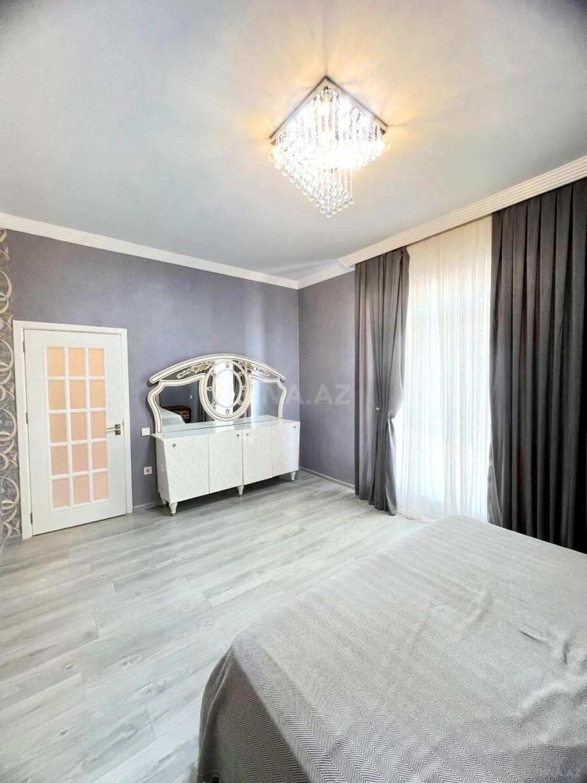 Satılır 5 otaqlı həyət evi 220 m²