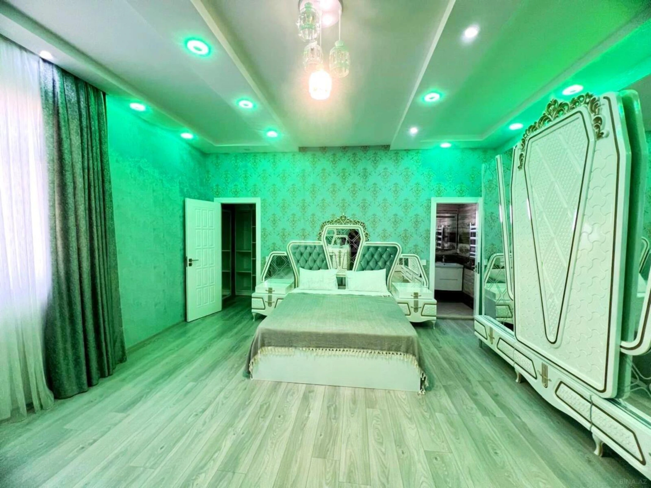 Satılır 5 otaqlı həyət evi 220 m²