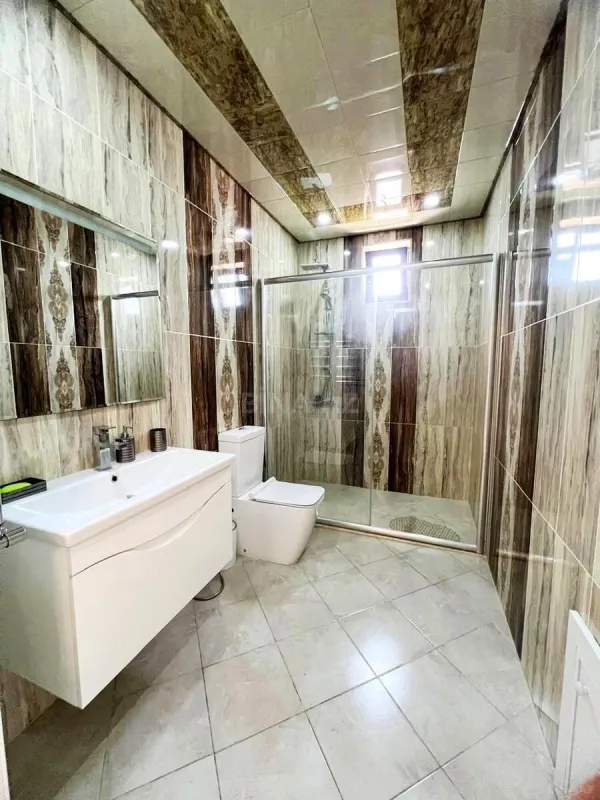 Satılır 5 otaqlı həyət evi 220 m²