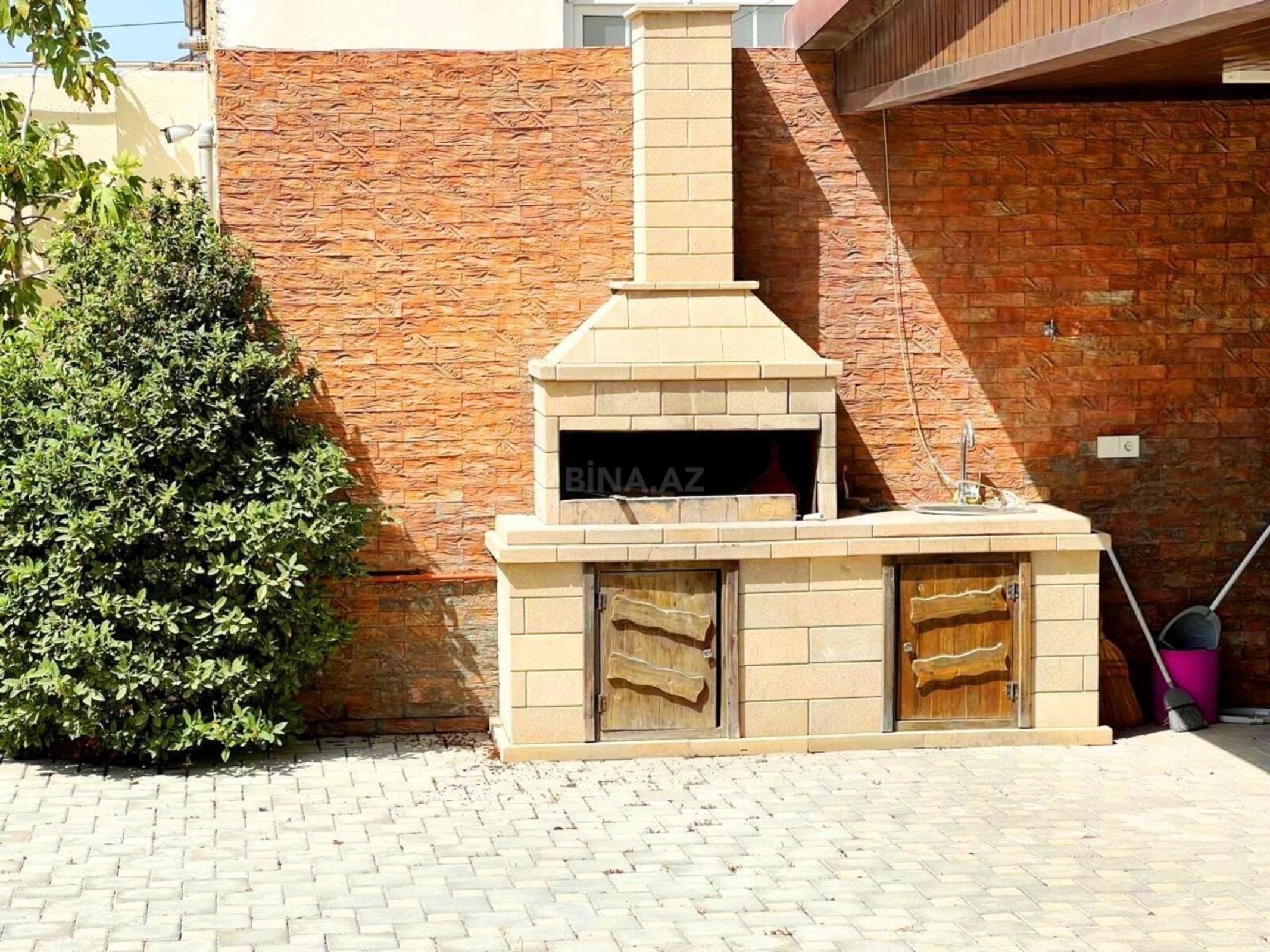 Satılır 5 otaqlı həyət evi 220 m²