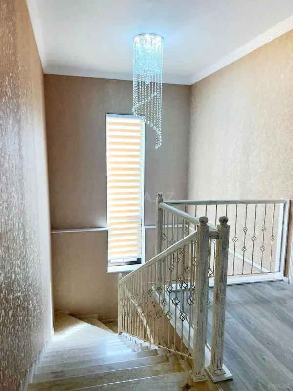Satılır 5 otaqlı həyət evi 220 m²