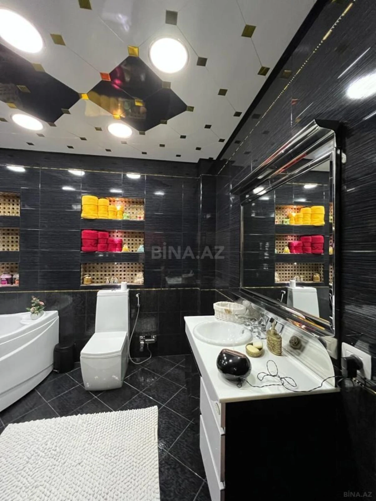 Satılır 2 otaqlı mənzil 96.6 m²