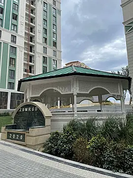 Satılır 4 otaqlı mənzil 178 m²