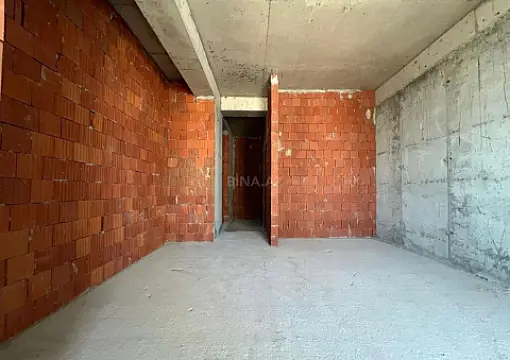 Satılır 3 otaqlı mənzil 178 m²