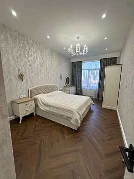 Kirayə verilir 3 otaqlı mənzil 130 m²