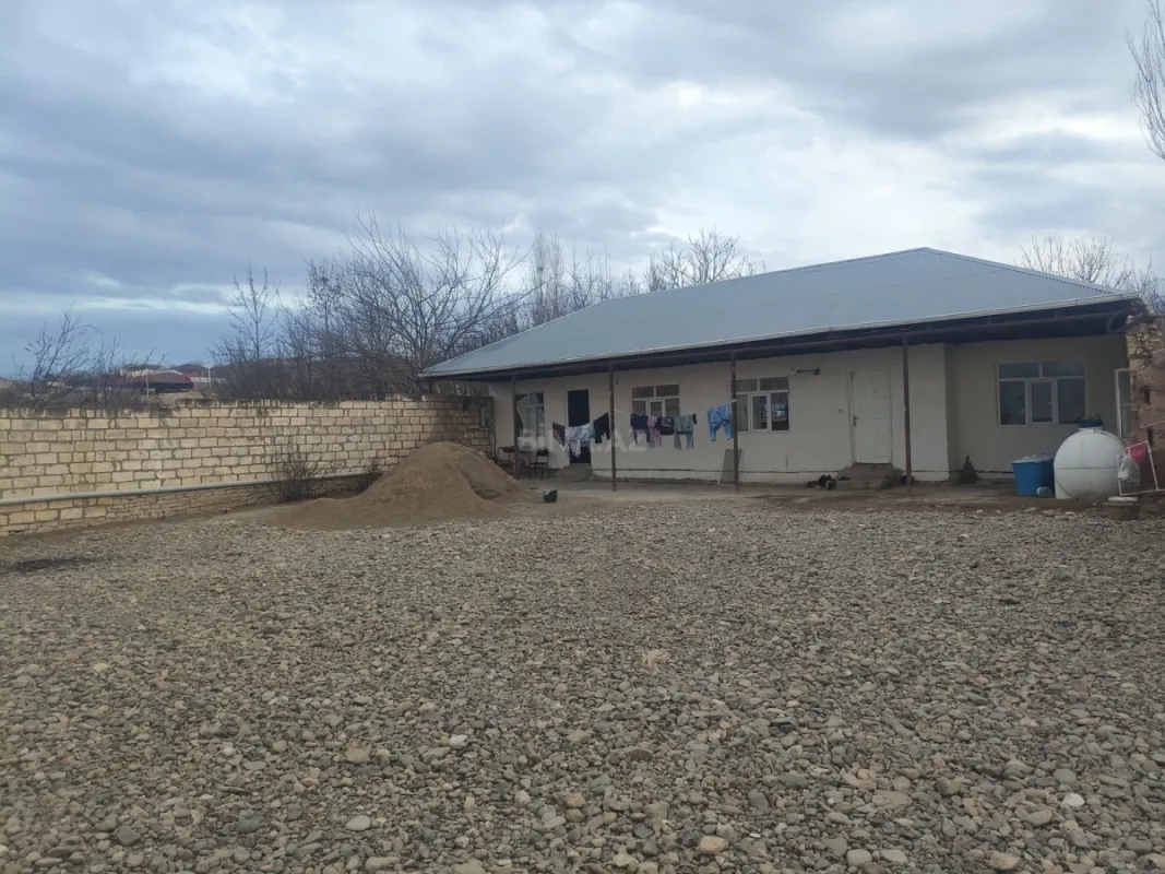 Satılır 2 otaqlı həyət evi 50 m²