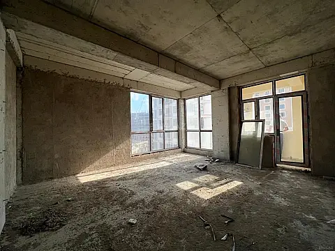 Satılır 3 otaqlı mənzil 137 m²