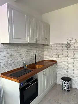 Satılır 4 otaqlı mənzil 135 m²