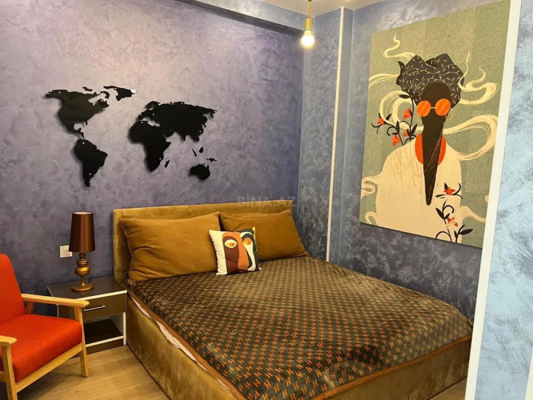 Satılır 4 otaqlı mənzil 135 m²