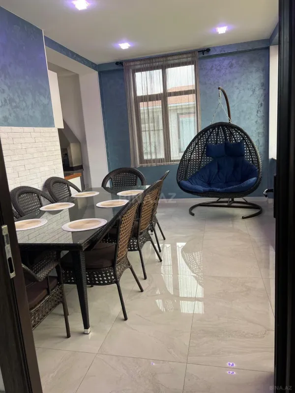 Satılır 4 otaqlı mənzil 135 m²