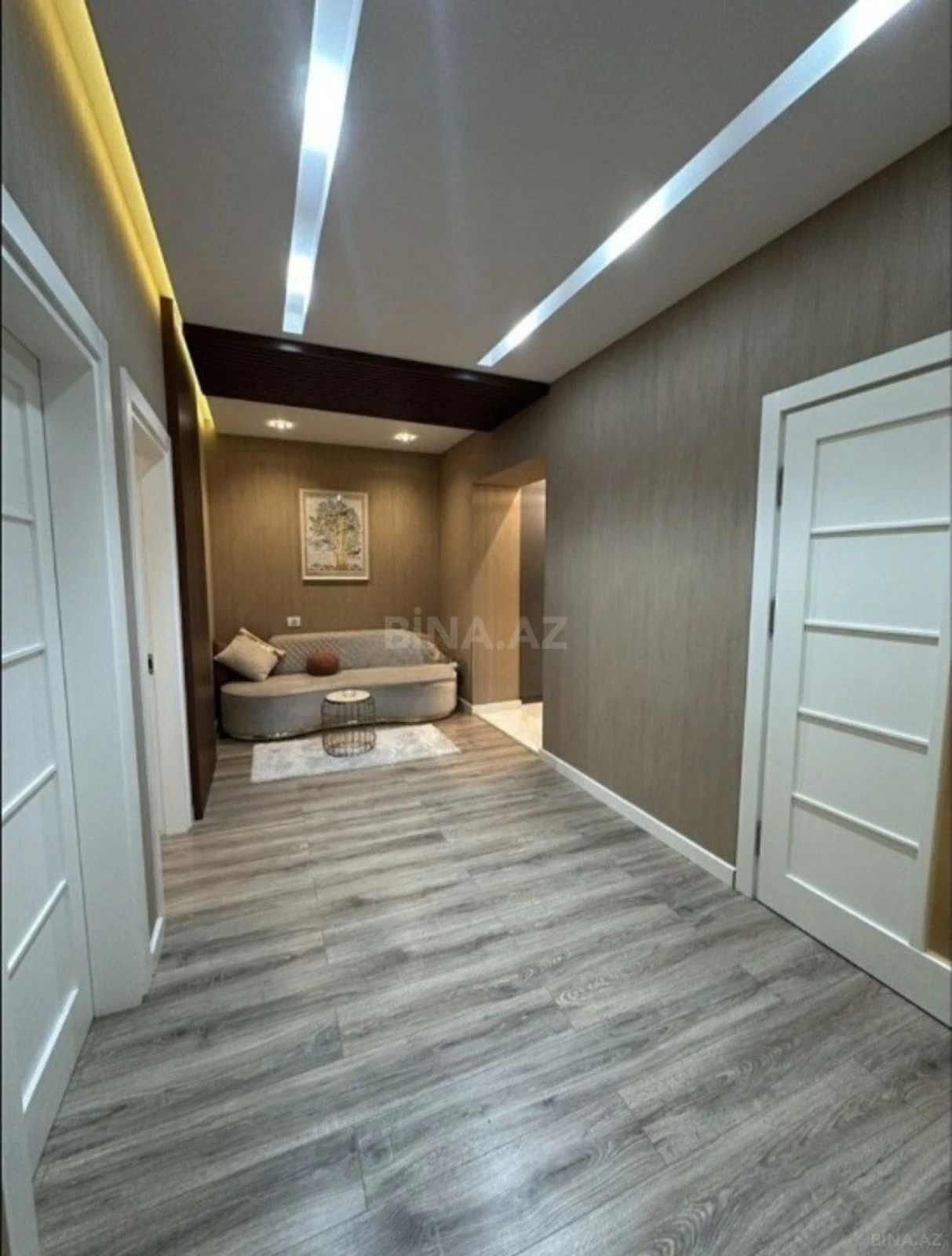 Satılır 3 otaqlı mənzil 148 m²